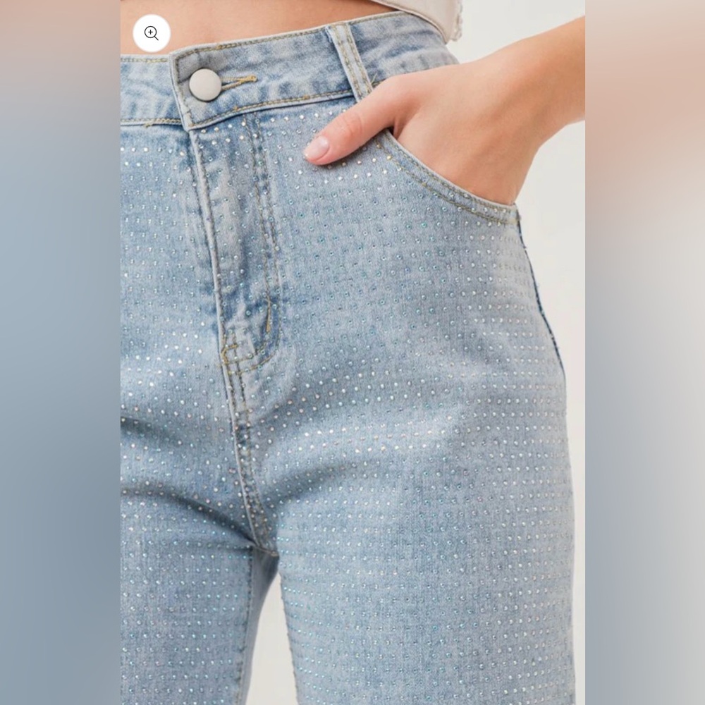 “Iconic” Rhinestone Jeans - Picture 5 of 7